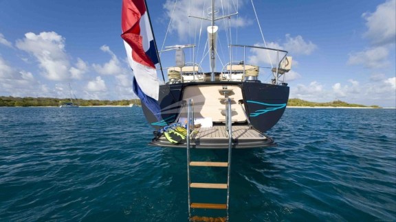 Stern & Swim Platform