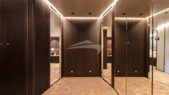 Lower Deck-Guest Foyer