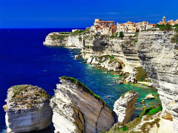 Corsica, Bonifacio, Yacht charters, Holidays with Yachts