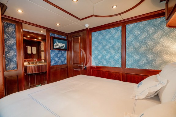Double cabin stern starboard