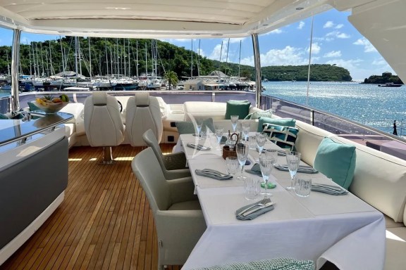 SORANA - flybridge - copyright Ines Aramburo