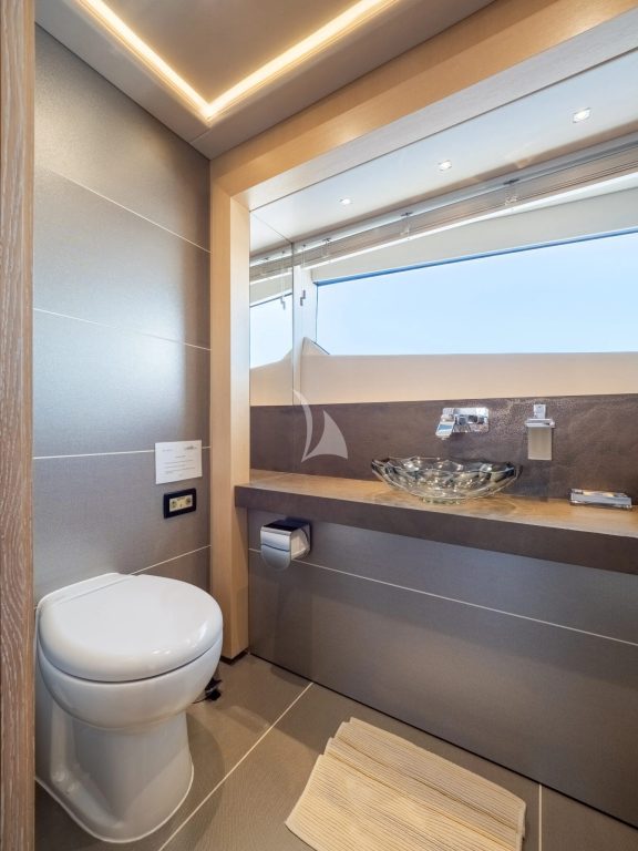 Master cabin en suite bathroom