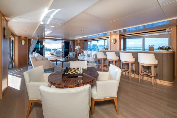 Bridge deck salon