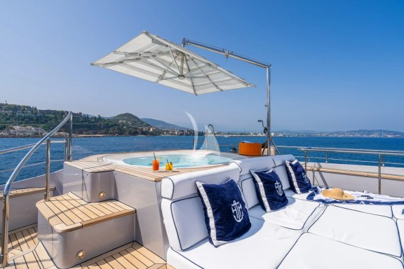 Jacuzzi - sundeck