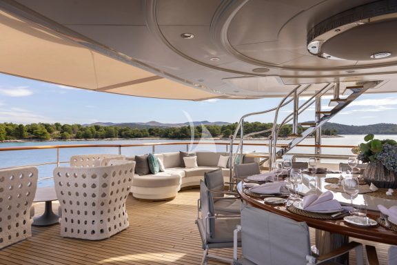 Bridge deck aft