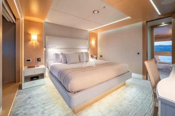 VIP cabin (starboard)