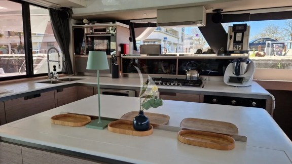 LOOMA - Galley