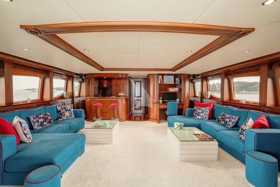 Upper deck salon