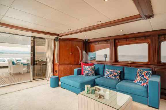 Upper deck salon