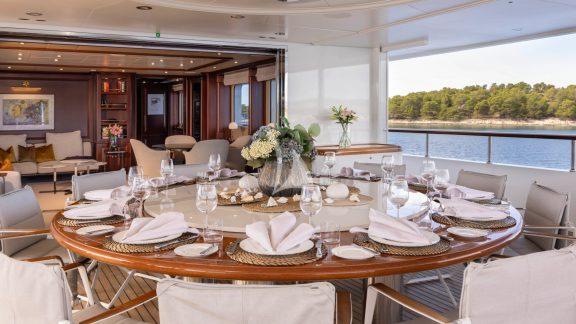 Bridge deck aft