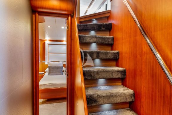 Image of WHITEHAVEN yacht #13