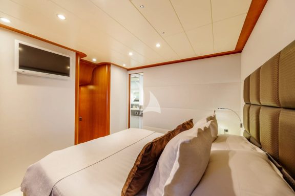 Image of WHITEHAVEN yacht #6