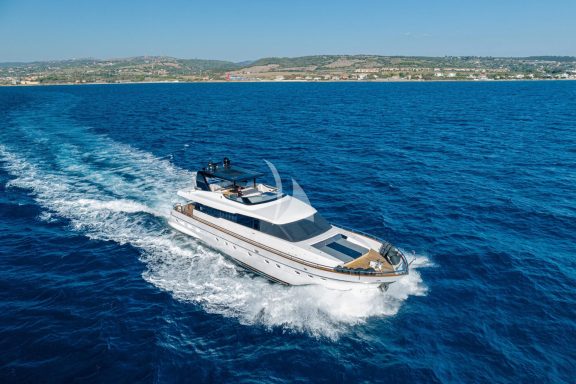 Image of WHITEHAVEN yacht #26