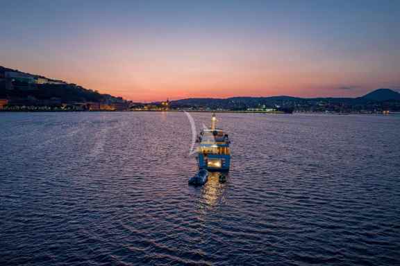 Image of NIGHTFLOWER yacht #18