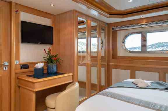 Double cabin