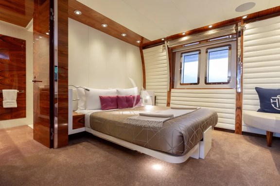 Guest cabin