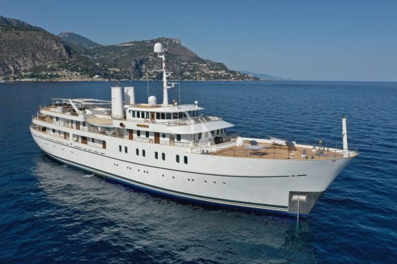 EXTERIOR 3