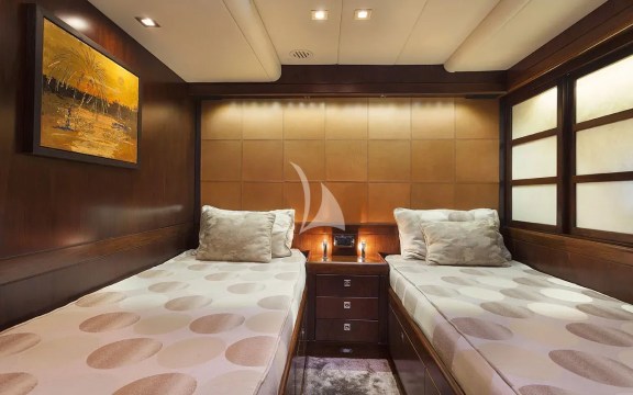 Twin cabin