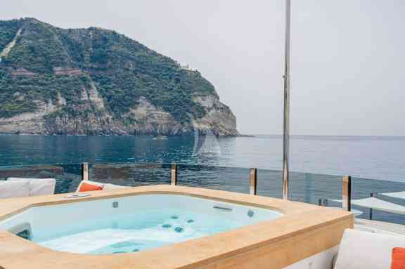 Image of DIANA II yacht #72
