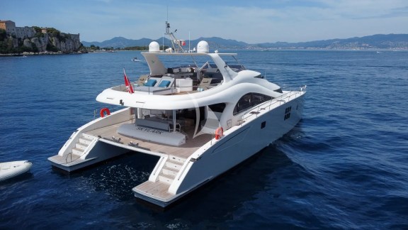 Image of SKYLARK yacht #2
