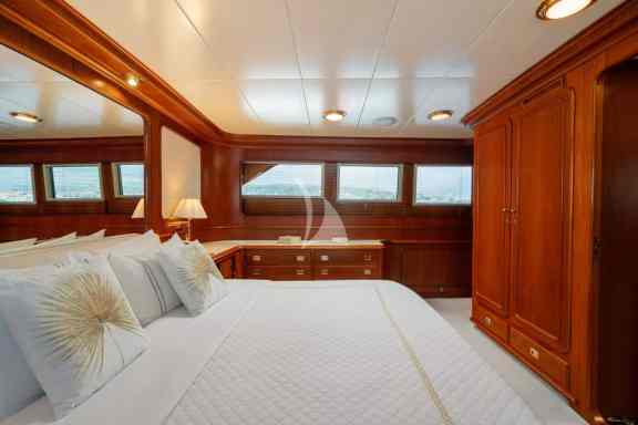 Image of NIGHTFLOWER yacht #29