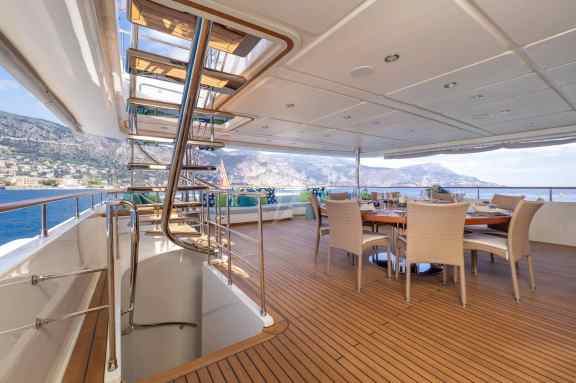 Upper deck aft