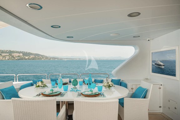 Upper deck aft dining area