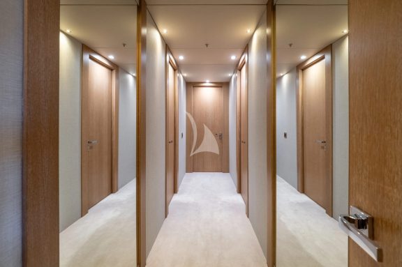 Main deck corridor to Master and VIP cabins