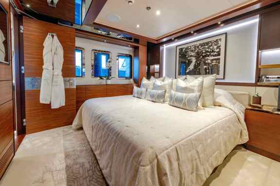 Double cabin starboard