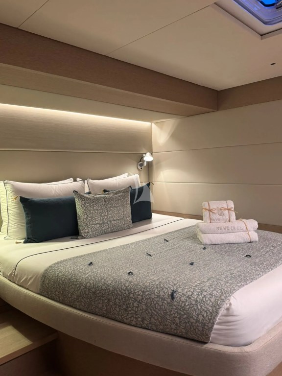 Image of REVE BLEU yacht #28