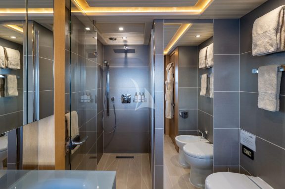 VIP cabin (portside) en suite bathroom