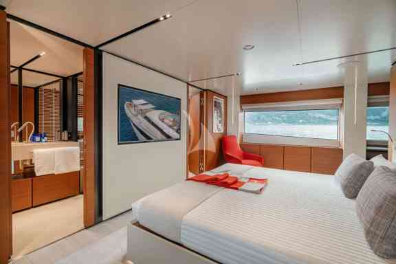 Image of DIANA II yacht #26