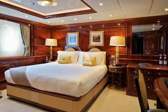Full beam VIP cabin