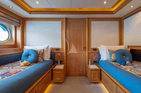 Twin cabin