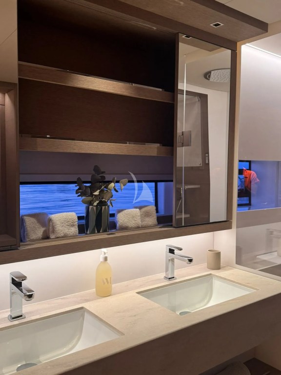 Image of REVE BLEU yacht #26