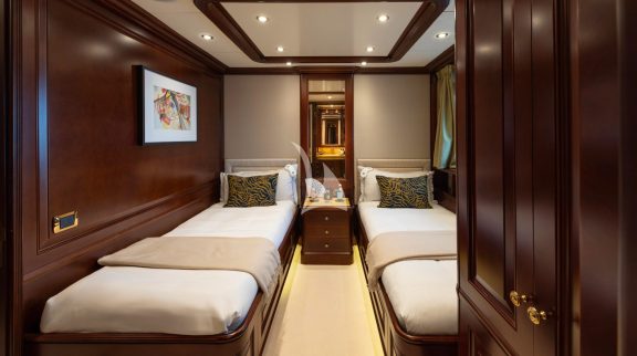 Twin cabin