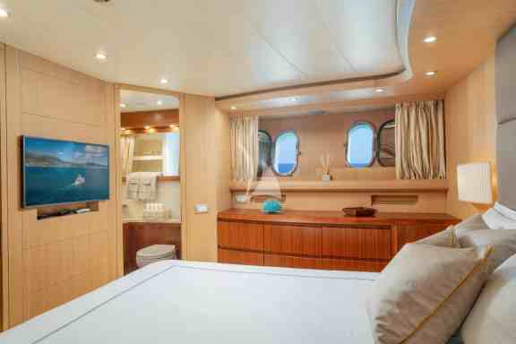 Image of MY LIFE yacht #44