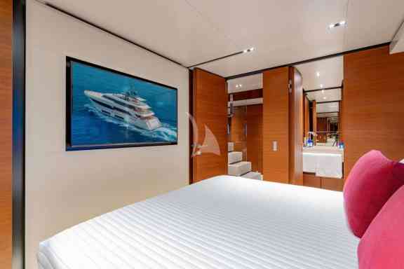 Image of DIANA II yacht #17