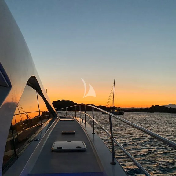 Image of SKYLARK yacht #22