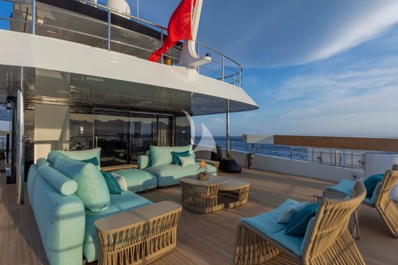 Bridge deck aft