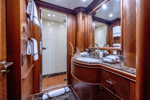 Twin Cabin - Ensuite