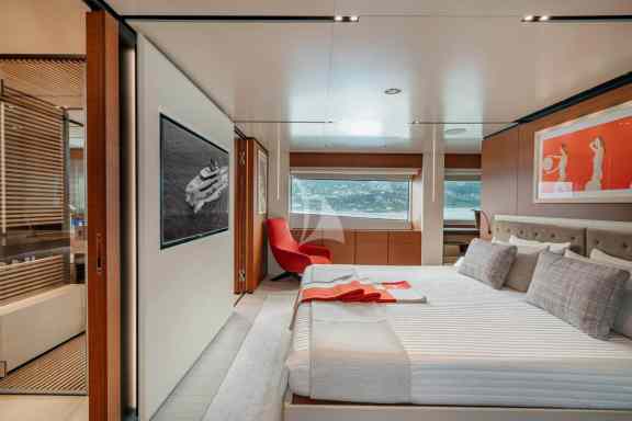 Image of DIANA II yacht #24
