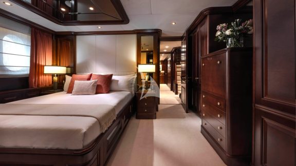 Double cabin