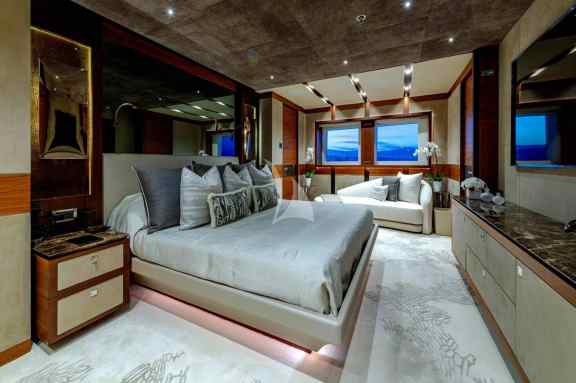 Full beam master cabin