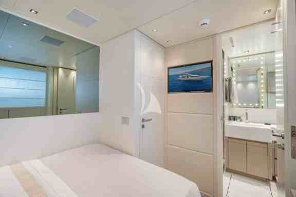 Image of UNICKA yacht #40