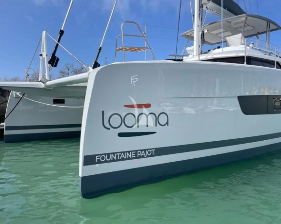 LOOMA - Logo