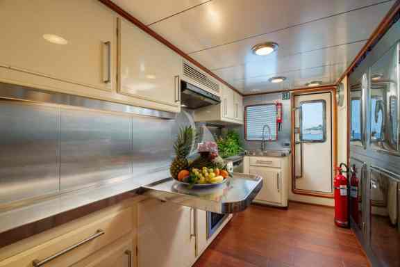 Image of NIGHTFLOWER yacht #22