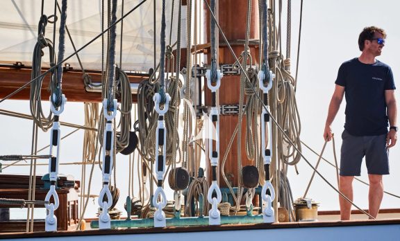 Image of ELENA of LONDON yacht #34