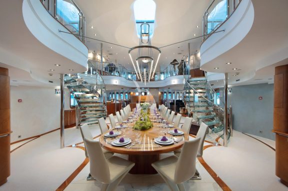 INTERIOR DINING