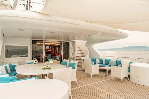Upper deck aft